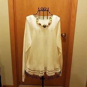 Cubix cream long sleeve sweater w/free necklace